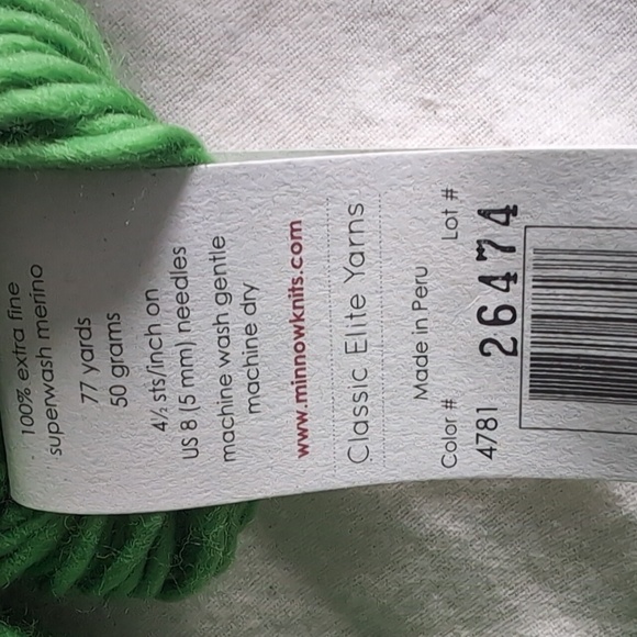 Jill Eaton Minnow  MerinoGreen Yarn - Picture 3 of 3